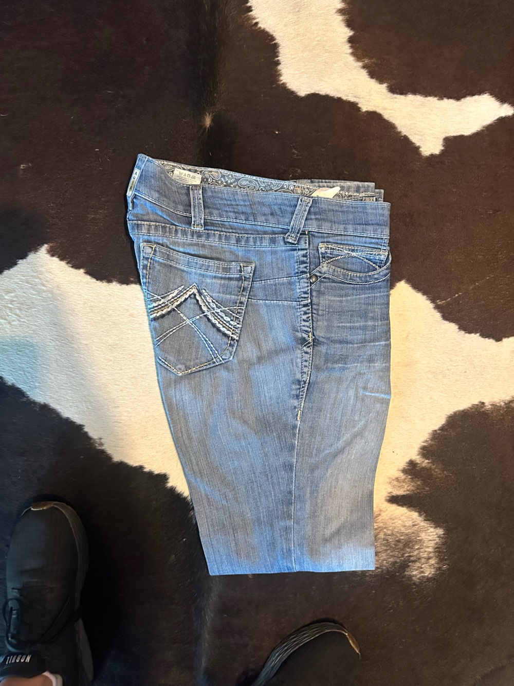 Ariat Women's Light Blue Bootcut Jeans with Embroidered Pockets